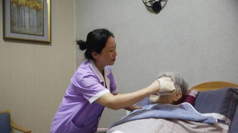 老人陪护